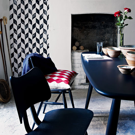 Use bold two-tone patterns Use bold two-tone patterns | How to give your home an artisan touch | Classic decorating ideas | decorating | British crafts | PHOTO GALLERY | Homes & Gardens | Housetohome