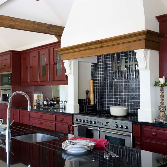 Red kitchen Red kitchen | Mediterranean-style house | 25 Beautiful Homes house tour | PHOTO GALLERY | Housetohome