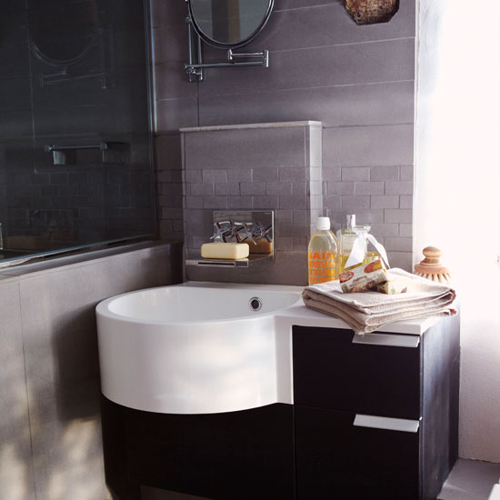 Bathroom | Be inspired by this warm and cosy cottage retreat | Country Homes & Interiors house tour | PHOTO GALLERY | housetohome