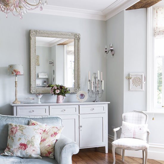Vintage country living room