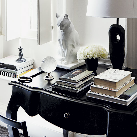 Make your desk a focal point Make your desk a focal point | Decorating with black and white | Classic decorating ideas | PHOTO GALLERY | Homes & Gardens | Housetohome