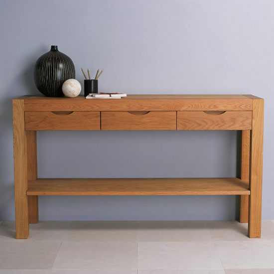 Opt for a contemporary writing desk | Celia Rufey's furniture decorating tips and advice | Furniture decorating ideas | Celia Rufey | PHOTO GALLERY | FAQ | Homes & Gardens | Housetohome