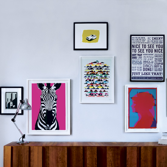 Put up bold wall art Put up bold wall art | How to decorate a rented property | easy decorating ideas | PHOTO GALLERY | housetohome
