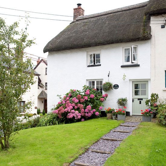 Lay a smart path Lay a smart path | garden ideas | PHOTO GALLERY | Housetohome