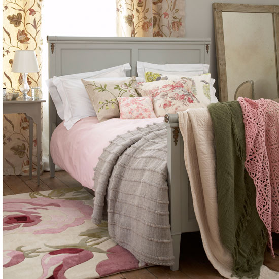Create a bedroom focal point | cosy | bedroom | country | PHOTO GALLERY | Country Homes & Interiors