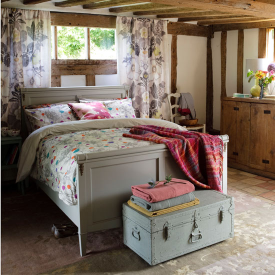 Be inspired by floral bedlinen | cosy | bedroom | country | PHOTO GALLERY | Country Homes & Interiors