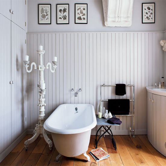 Traditional white bathroom with shellwork Traditional white bathroom with shellwork | Bathroom decorating ideas | Bathroom | Image | Housetohome.co.uk