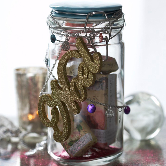Make a quirky gift tag | Creative gift wrapping ideas | Christmas ideas 2011 | Christmas decorating | Christmas | Livingetc | PHOTO GALLERY | Housetohome