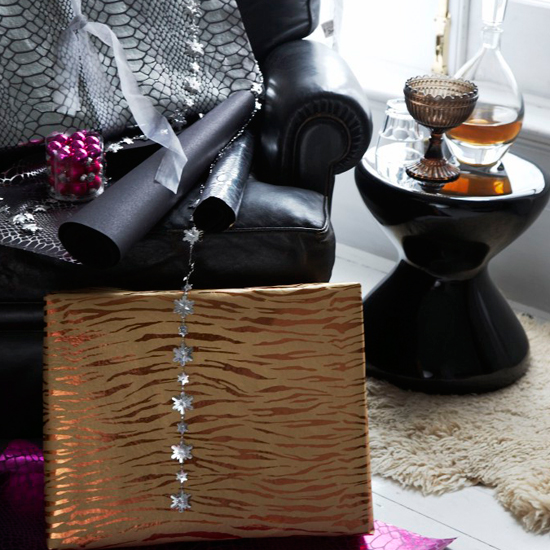 Use statement paper | Creative gift wrapping ideas | Christmas ideas 2011 | Christmas decorating | Christmas | Livingetc | PHOTO GALLERY | Housetohome