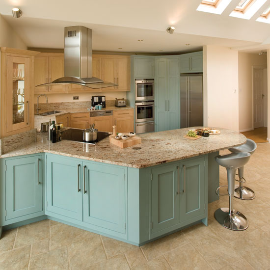 Maple kitchen | Take a look around this smart maple kitchen | Real kitchen | PHOTO GALLERY | Beautiful Kitchens