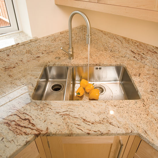 Sink | Take a look around this smart maple kitchen | Real kitchen | PHOTO GALLERY | Beautiful Kitchens