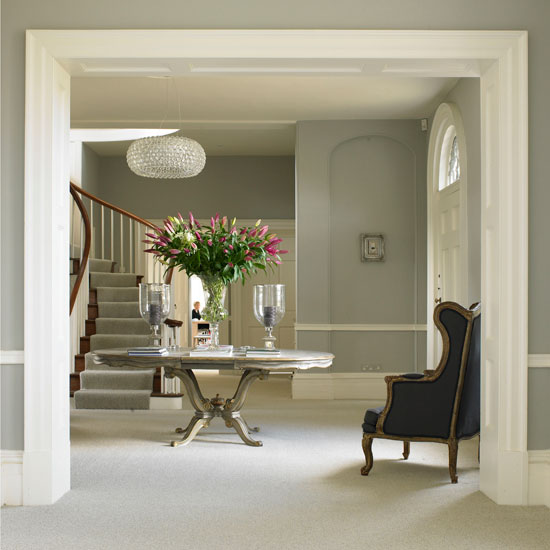 Antique furniture Classic entrance hall with antique furniture | Hallway | Housetohome | Decorating ideas | PHOTOGALLERY
