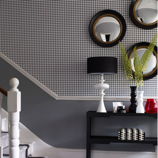Geometric wallpaper Classic monochrome entrance hall with geometric wallpaper | Hallway | Housetohome | Porthole mirror | Decorating ideas | PHOTOGALLERY