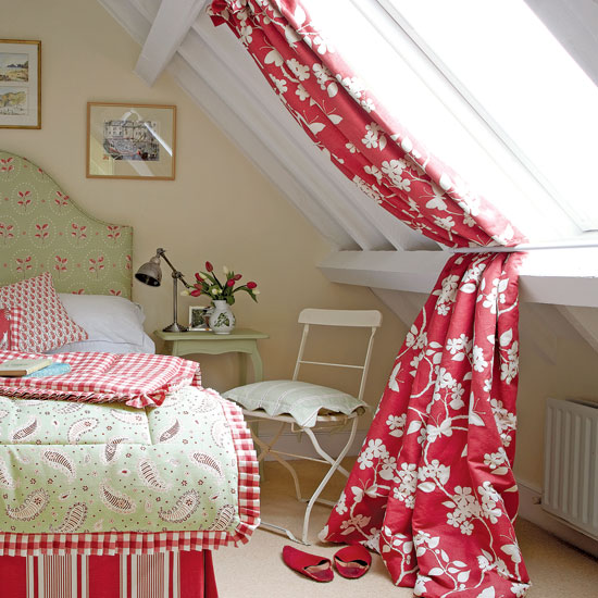Curtain a sloping window Curtain a sloping window | curtains | country | Country Homes & Interiors