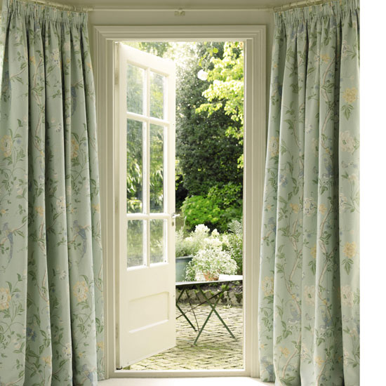 Decorate a bay window Decorate a bay window | curtains | country | Country Homes & Interiors