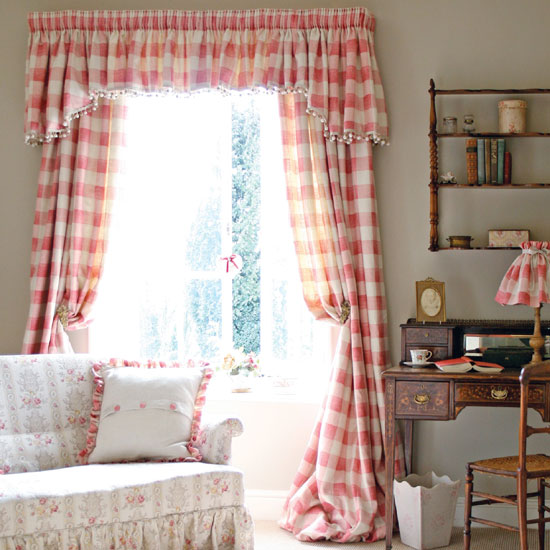 Fit a pelmet to a window Fit a pelmet to a window | curtains | country | Country Homes & Interiors