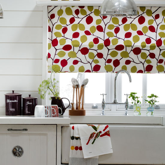Choose a bold kitchen blind Choose a bold kitchen blind | curtains | country | Country Homes & Interiors