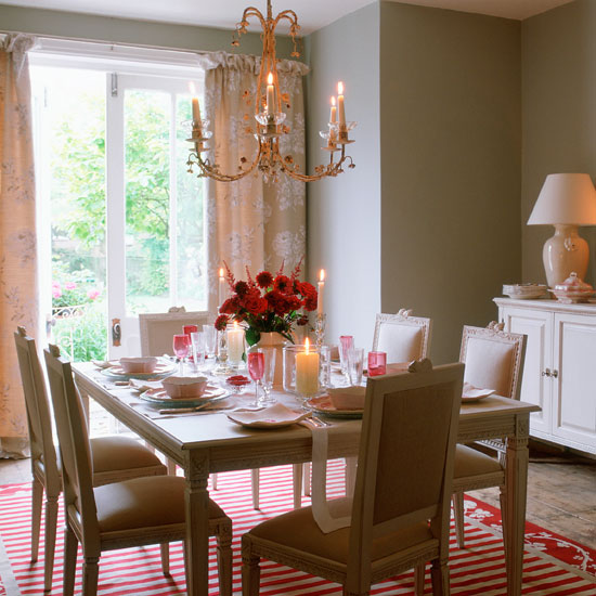 Classic dining room with chandelier and floral curtains | Tableware | Housetohome | Decorating ideas | PHOTOGALLERY