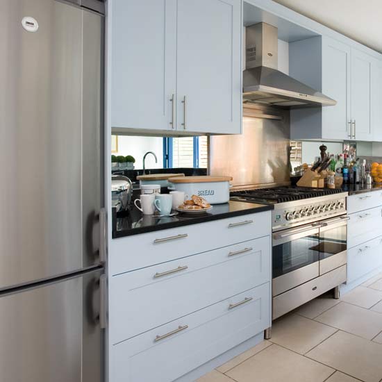 Range cooker | Take a tour around a light-filled kitchen | Kitchen tour | PHOTO GALLERY | Beautiful Kitchens