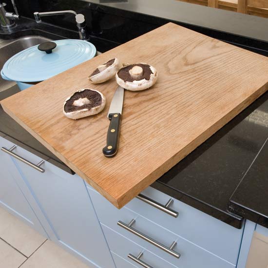 Chopping board | Take a tour around a light-filled kitchen | Kitchen tour | PHOTO GALLERY | Beautiful Kitchens