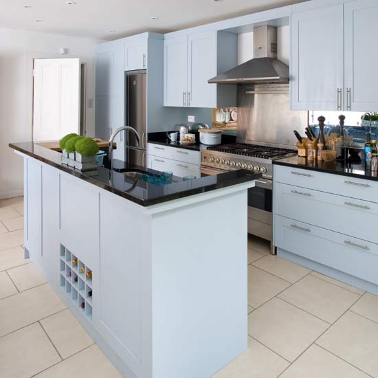 Island unit | Take a tour around a light-filled kitchen | Kitchen tour | PHOTO GALLERY | Beautiful Kitchens