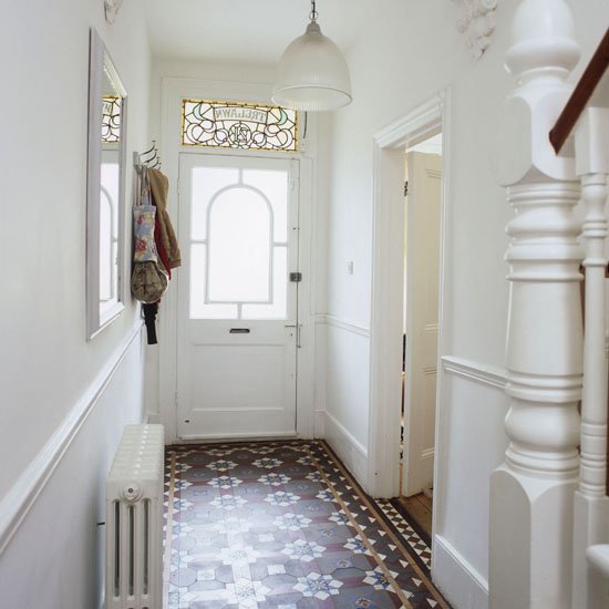 Victorian hallway Victorian hallway | Hallway colour schemes | hallway | PHOTO GALLERY | 25 Beautiful Homes | Housetohome