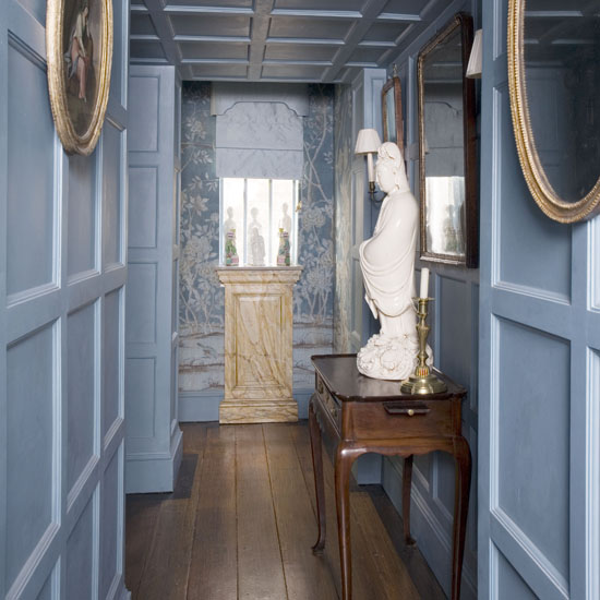 Elegant panelling Elegant panelling | Hallway colour schemes | hallway | PHOTO GALLERY | 25 Beautiful Homes | Housetohome