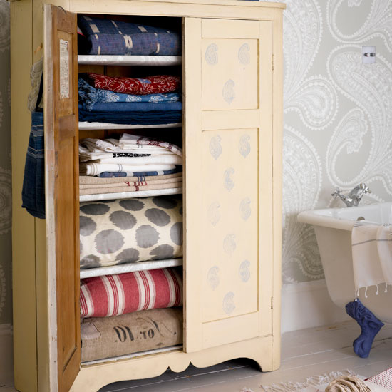 Patterned bedroom| Paint | Country | Country Homes & Interiors
