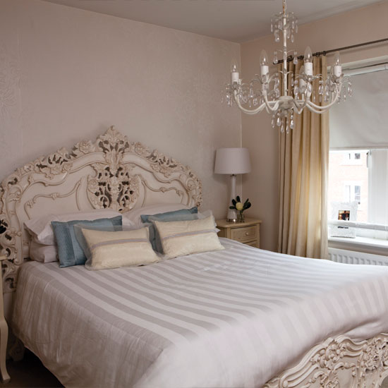 Main bedroom | Step inside this daring new-build town house | House Tour | Style At Home | PHOTO GALLERY | Housetohome.co.uk