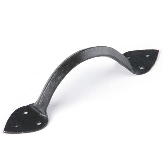Broadleaf Timber kitchen handle | Kitchen handles - 10 of the best | Kitchen finishing touches | Beautiful Kitchens | PHOTO GALLERY