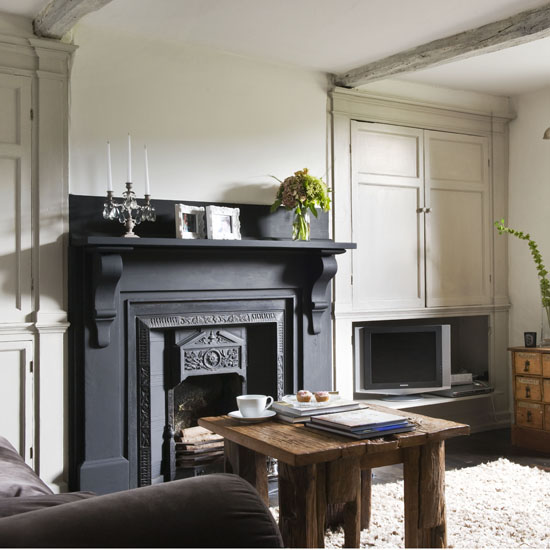 Rustic painted alcoves | Living room storage ideas | Living room | Storage | PHOTO GALLERY | 25 Beautiful Homes | Housetohome