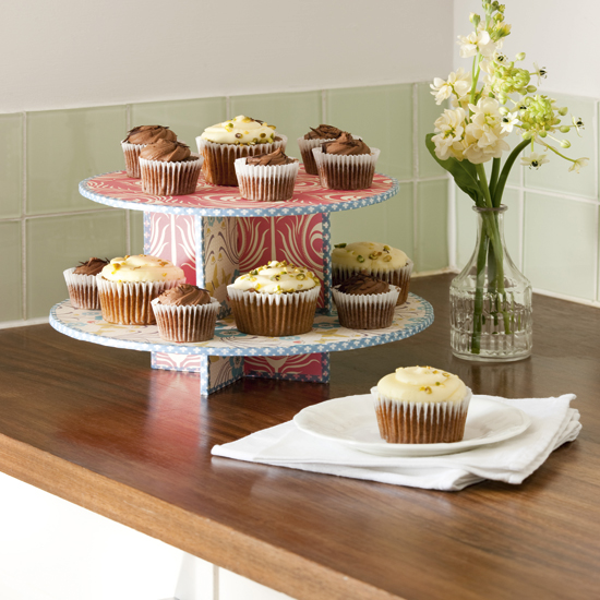 Invite friends to tea and display your sugary creations on this pretty cake stand