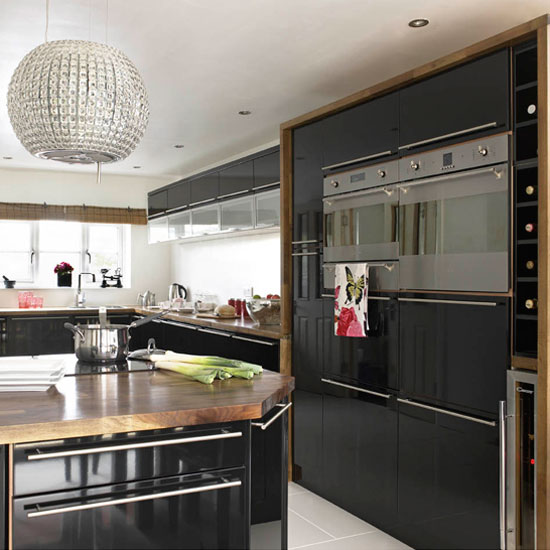 Black gloss units Gloss black units | Kitchen | Kitchen Makeover | Contemporary | Gloss | Kitchen worktops | Kitchen storage | Ideal Home | Housetohome