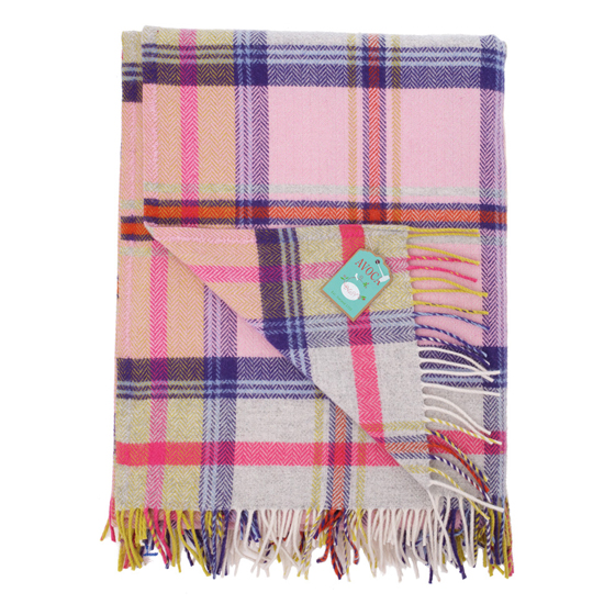 Daisychain blanket by Avoca from Coast & Country Interiors Daisychain blanket by Avoca from Coast & Country Interiors | Mothers Day gift ideas | Mothers Day 2012 | Housetohome