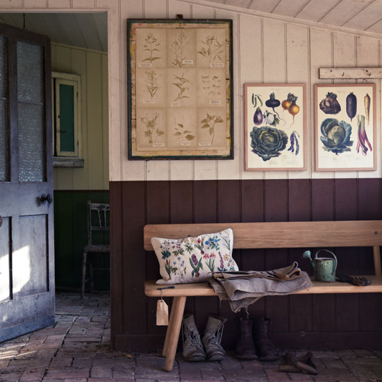 Garden-themed country hallway