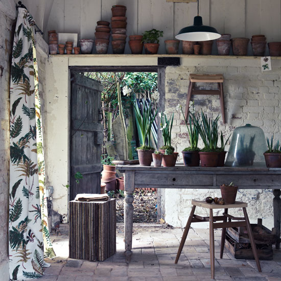 Choose botanical fabrics Garden room with terracotta pots and botanical curtains | Design ideas | Housetohome | PHOTOGALLERY