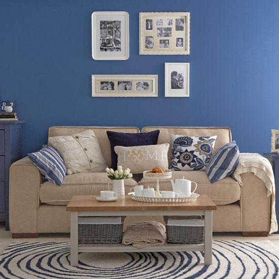 Relaxed country-style living room