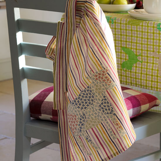 What looks like patchwork is in fact an easy appliqué technique using iron-on webbing &mdash; you don&rsquo;t even have to worry about raw edges.
