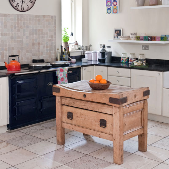 Bring in a butcher&rsquo;s block | kitchen storage | country | Country Homes & Interiors