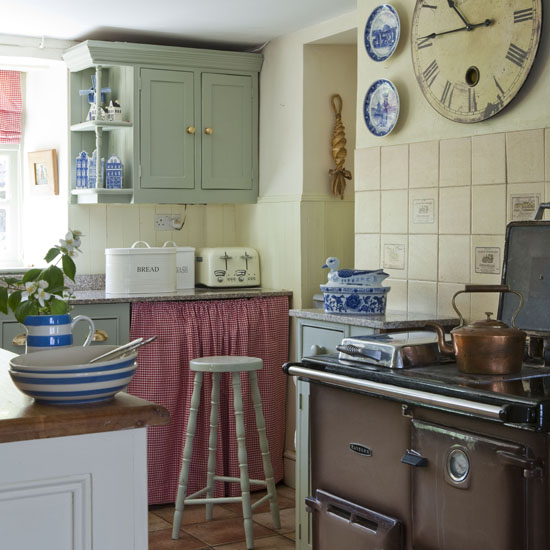 Compact rustic kitchen Compact rustic kitchen | Small kitchens | Kitchen | PHOTO GALLERY | 25 Beautiful Homes | Housetohome