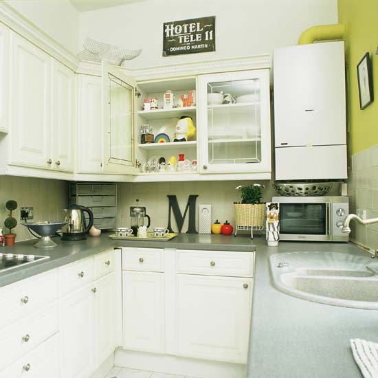 Small white kitchen Small white kitchen | Small kitchens | Kitchen | PHOTO GALLERY | 25 Beautiful Homes | Housetohome