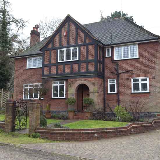 Exterior Exterior | House tour | Elegant 1930s Surrey house | PHOTO GALLERY | 25 Beautiful Homes | Housetohome