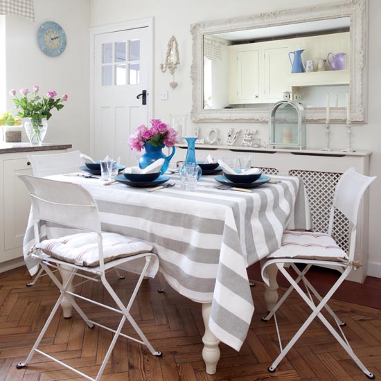 Kitchen dining area Kitchen dining area | House tour | Elegant 1930s Surrey house | PHOTO GALLERY | 25 Beautiful Homes | Housetohome