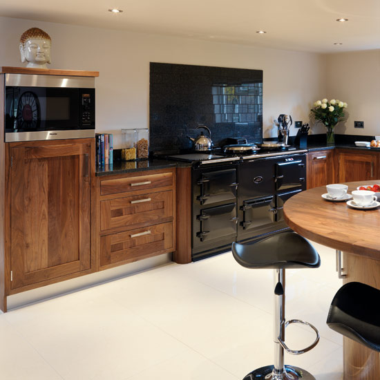 Walnut kitchen Walnut kitchen | Take a tour around a walnut and Parapan kitchen | Kitchen tour | Beautiful Kitchens | PHOTO GALLERY