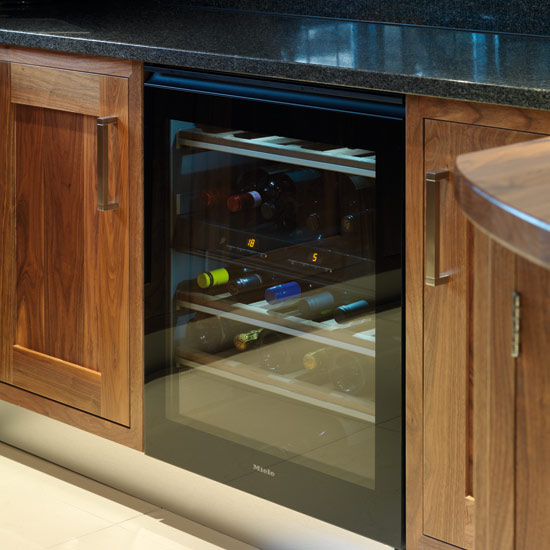 Wine cooler Wine cooler | Take a tour around a walnut and Parapan kitchen | Kitchen tour | Beautiful Kitchens | PHOTO GALLERY