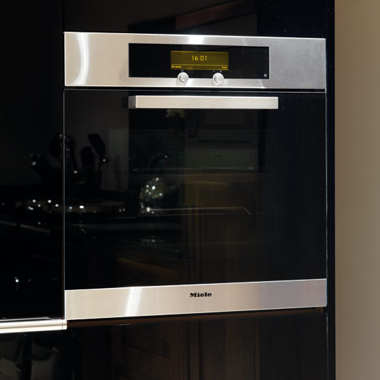 Self-cleaning oven Self-cleaning oven | Take a tour around a walnut and Parapan kitchen | Kitchen tour | Beautiful Kitchens | PHOTO GALLERY