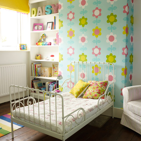 Children's bedroom | Laura's colourful house tour | children's bedroom | wallpaper | feature wall | PHOTO GALLERY | Style at Home | Housetohome