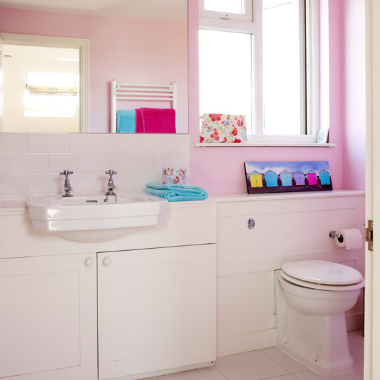 Bathroom | Laura's colourful house tour | bathroom | basin | toilet | PHOTO GALLERY | Style at Home | Housetohome