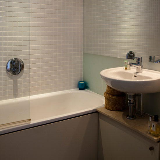 Bathroom bathroom | Anna's modern apartment | PHOTO GALLERY | Style at Home | Housetohome