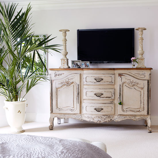 Main bedroom TV | House tour | country | Country Homes & Interiors